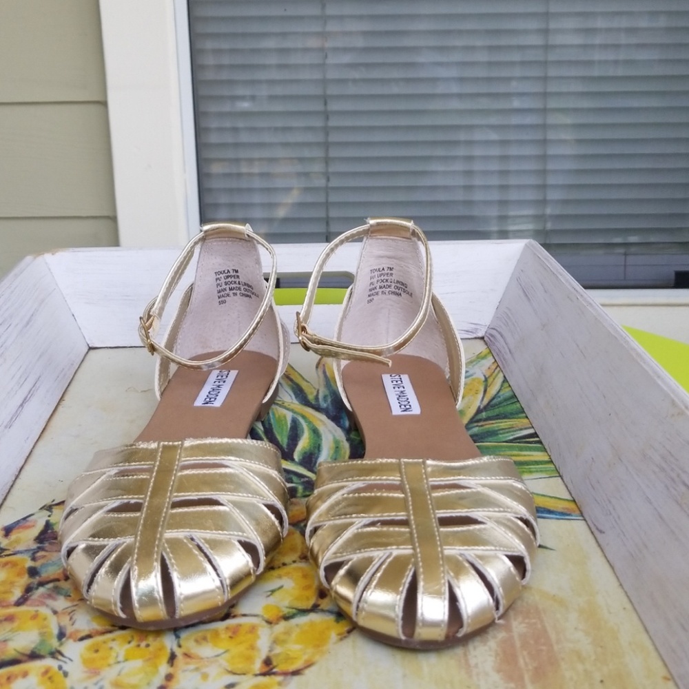 Steve Madden Gold sandal